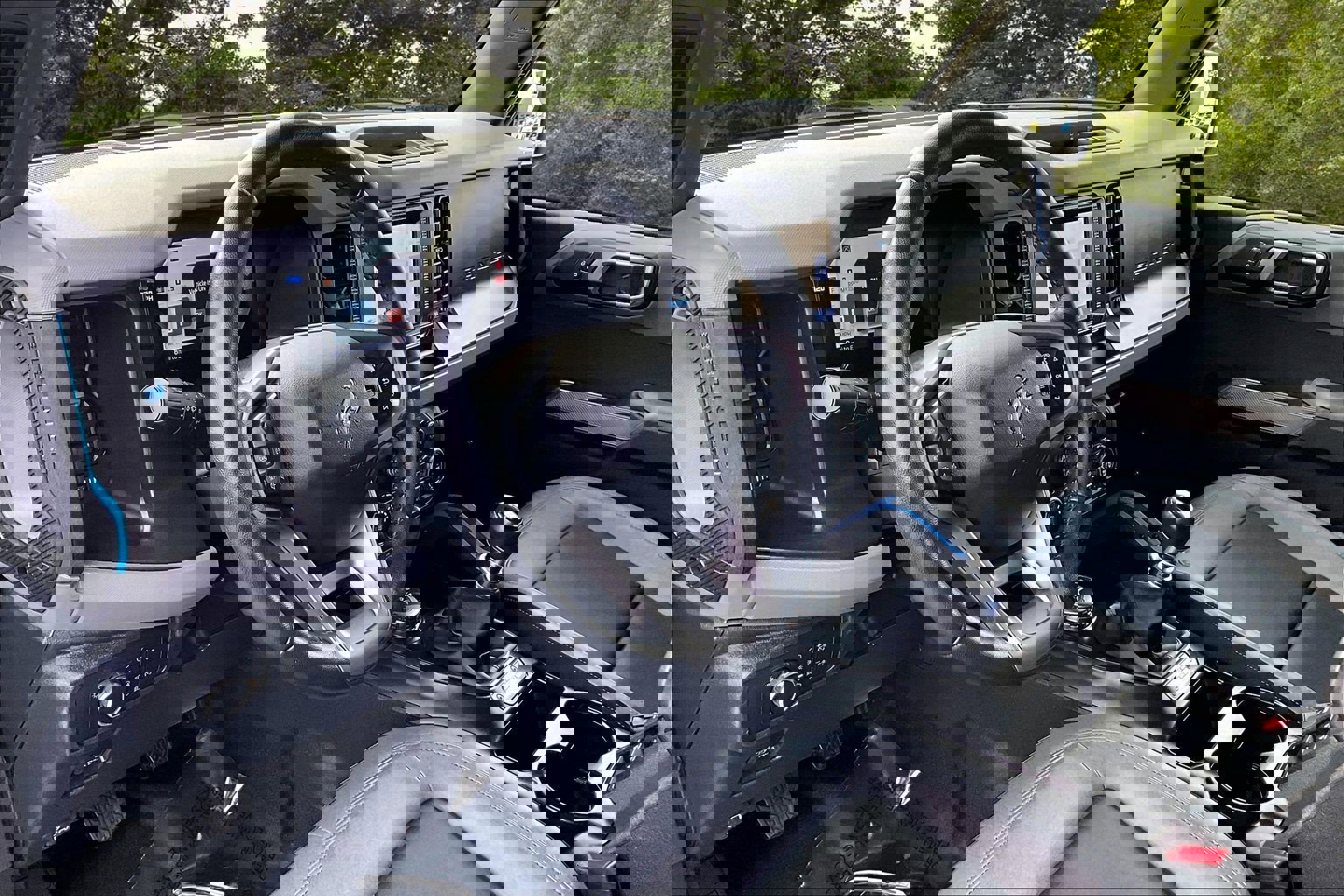 Certified 2022 Ford Bronco Black Diamond image 18