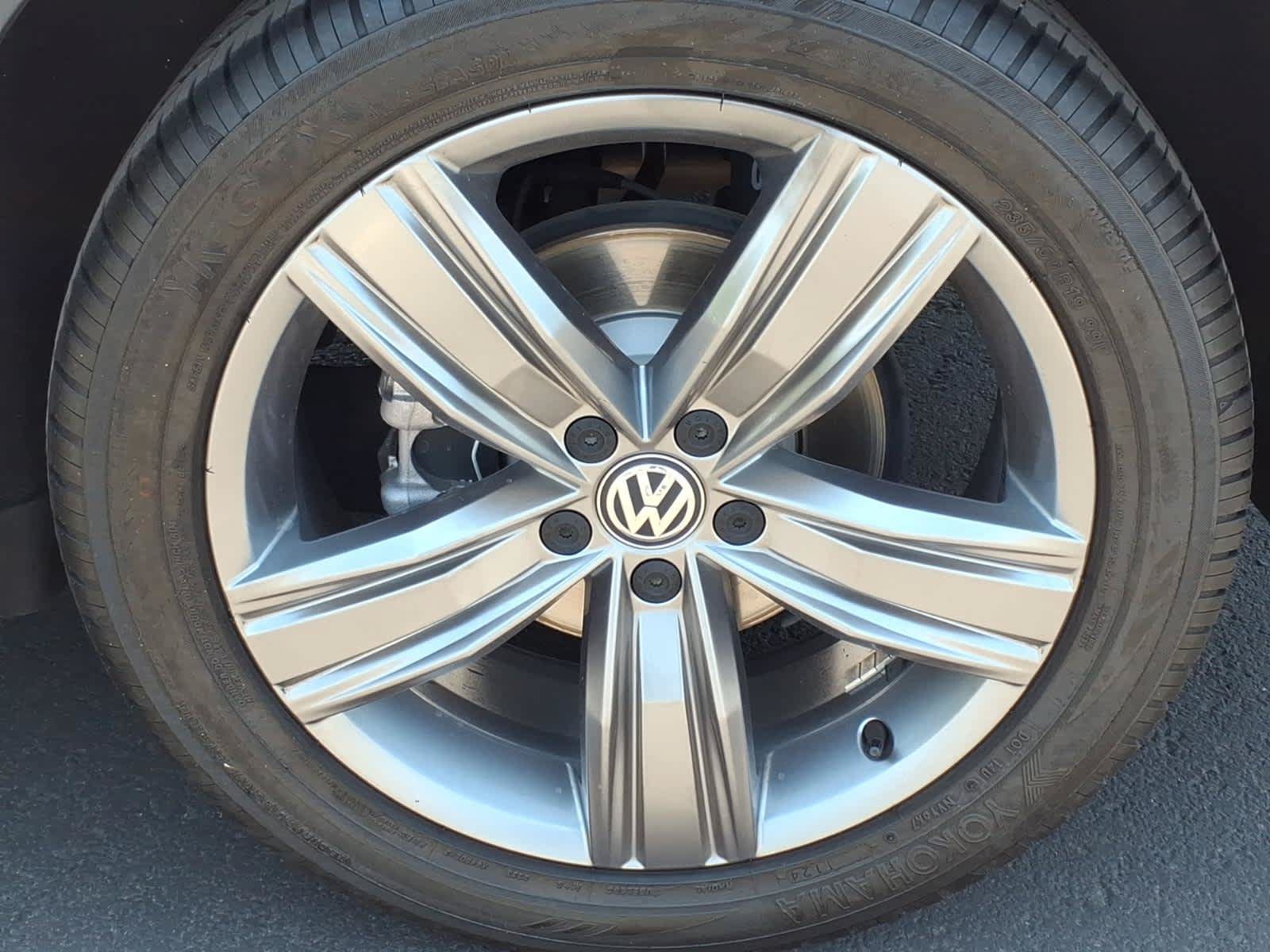 Used 2021 Volkswagen Tiguan SEL FWD image 11