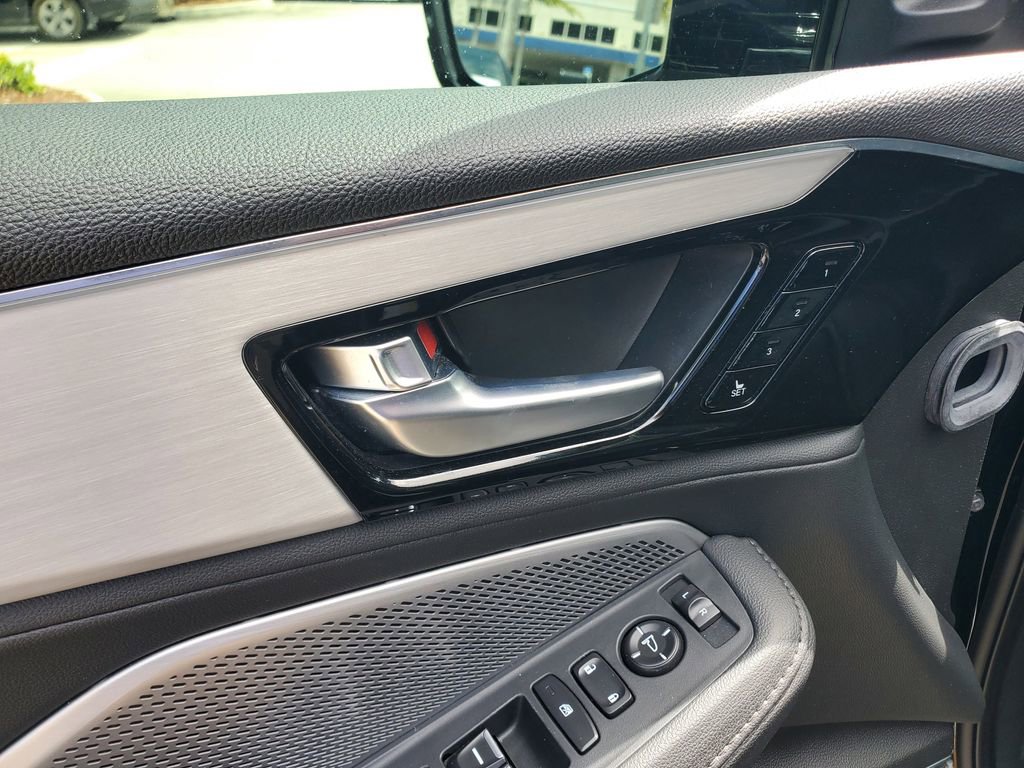 Certified 2025 Acura MDX FWD image 22