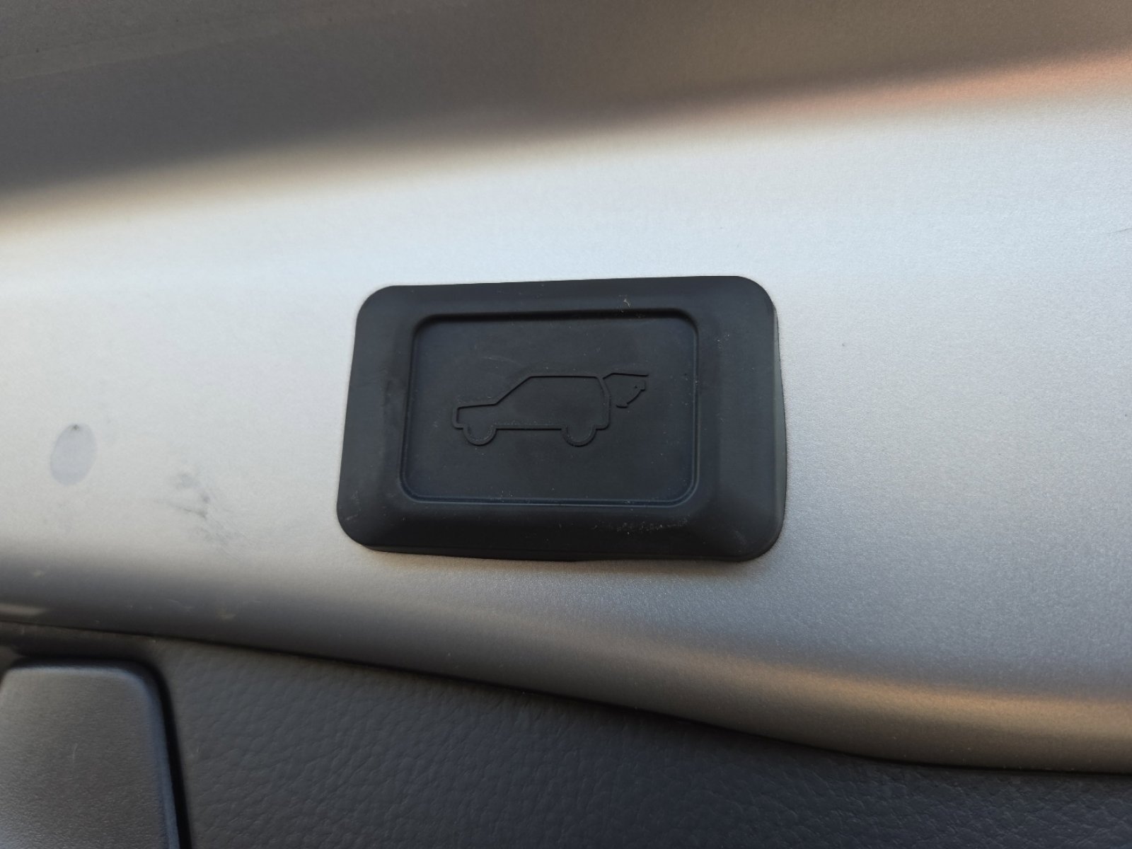 Used 2024 Toyota RAV4 XSE w/ Weather Package image 25