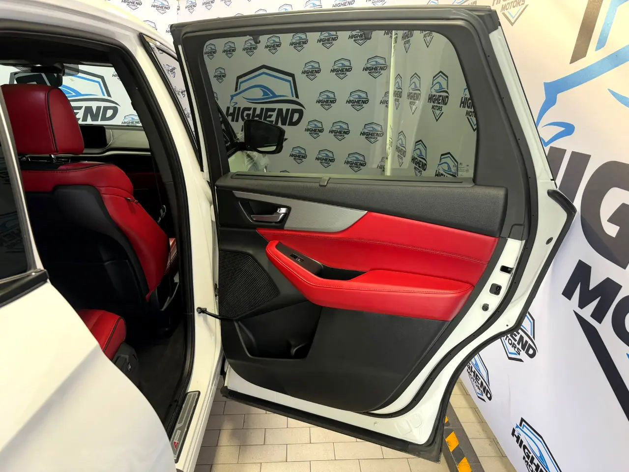 Used 2024 Acura MDX A-Spec image 18