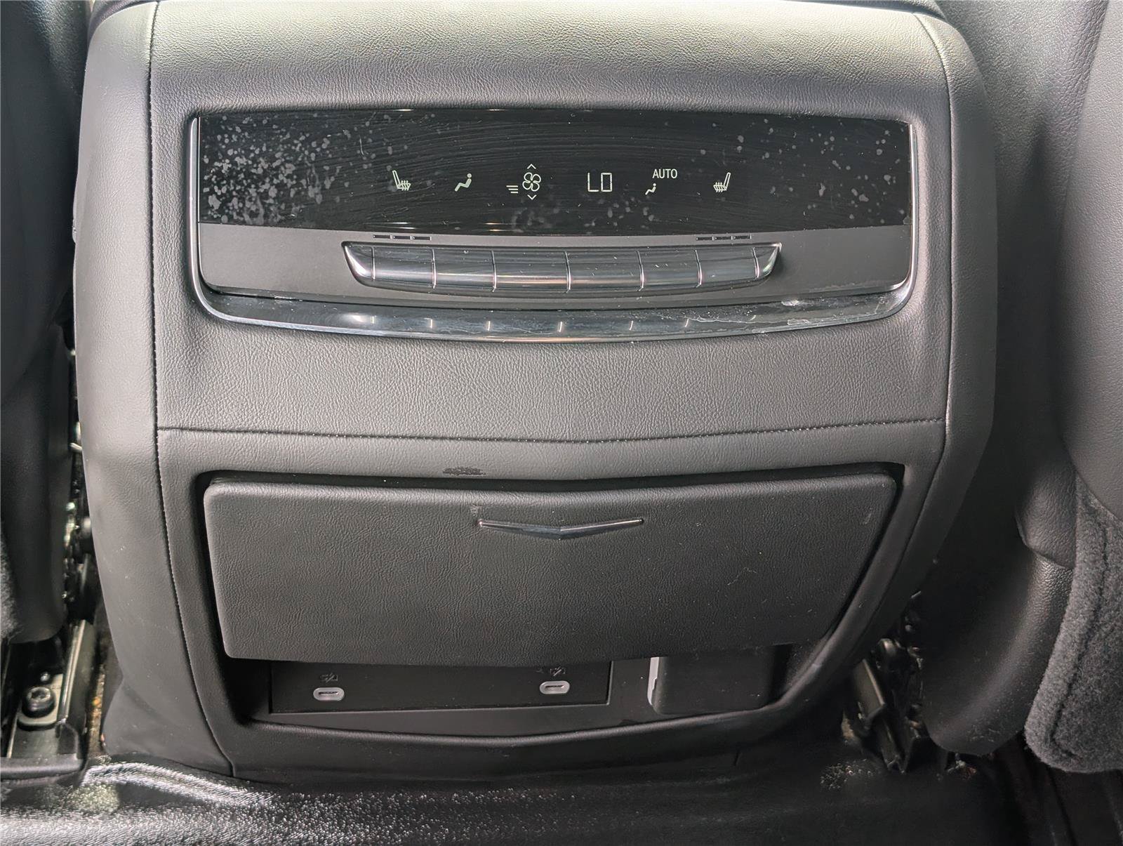 Used 2023 Cadillac Escalade Luxury AWD/4WD image 18