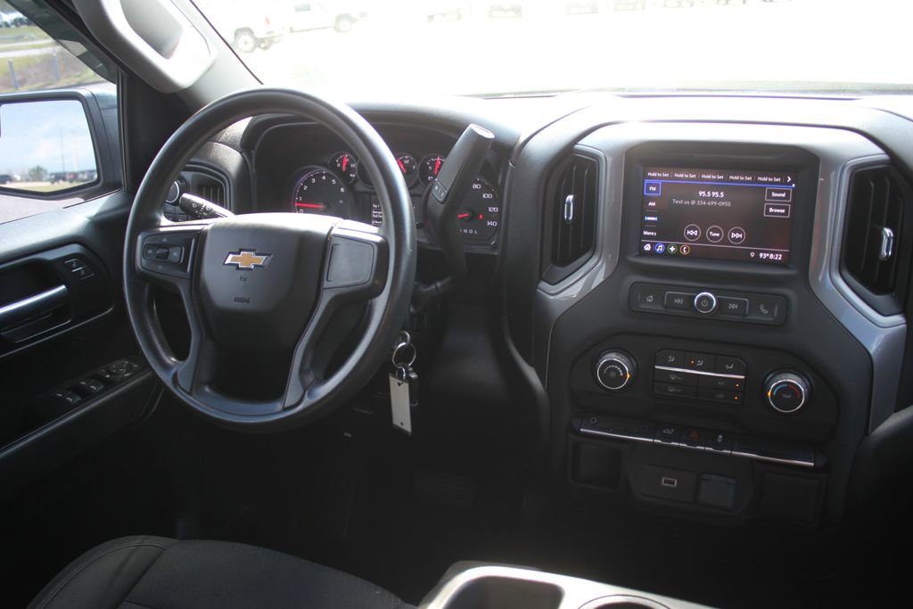 Used 2020 Chevrolet Silverado 1500 Custom w/ Custom Value Package image 9