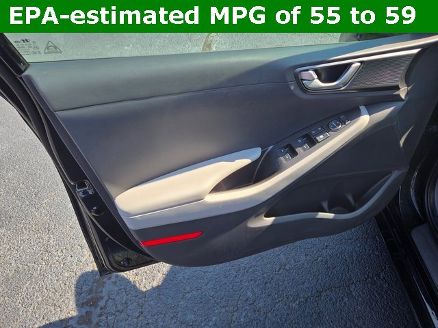 Used 2022 Hyundai Ioniq SE image 21