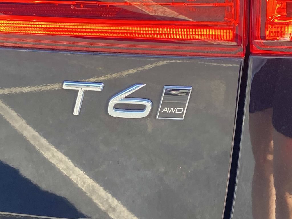 Used 2019 Volvo XC60 T6 Momentum w/ Premium Package AWD/4WD image 10