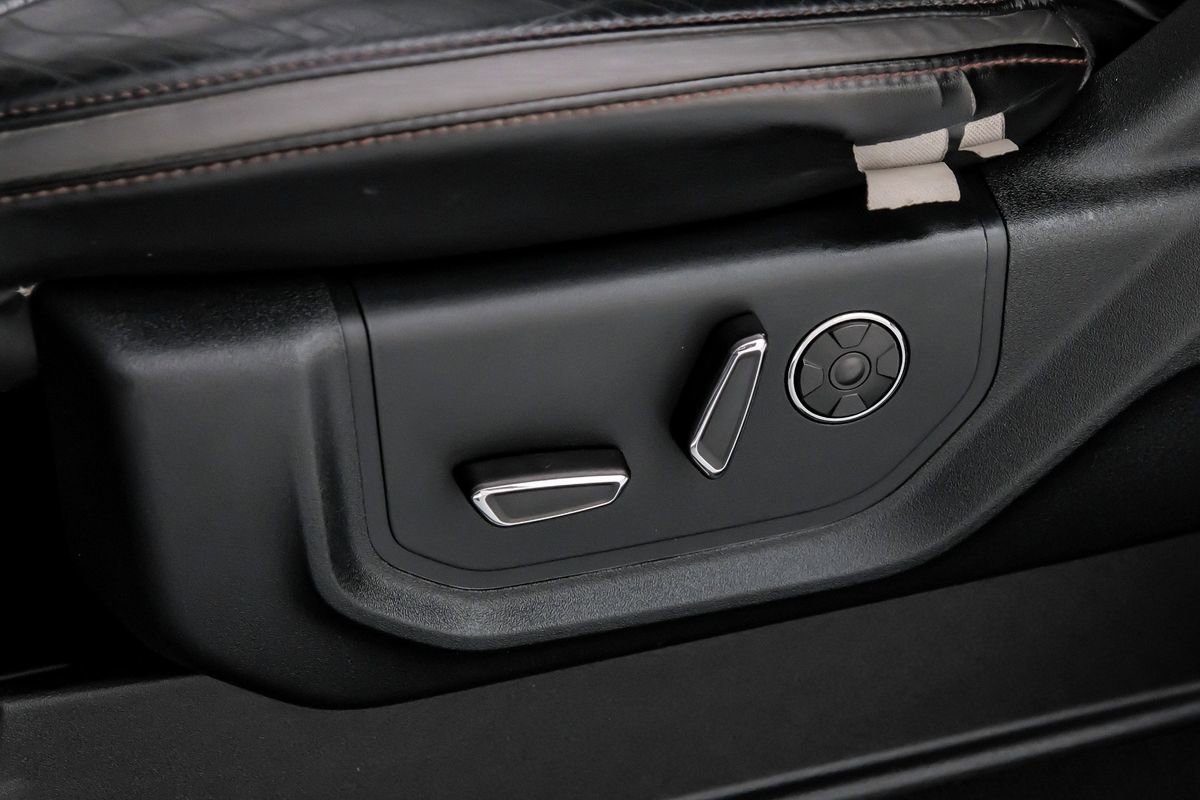 Used 2021 Ford F450 Platinum w/ FX4 Off-Road Package image 36