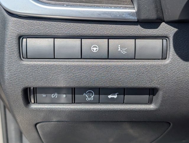 Used 2023 Nissan Rogue Platinum w/ Platinum Premium Package FWD image 23