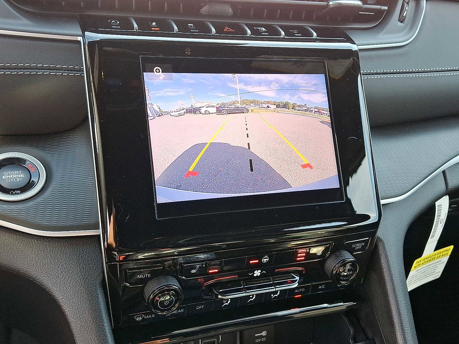 New 2025 Jeep Grand Cherokee Altitude image 12