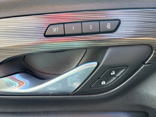 Used 2024 GMC Terrain SLT image 32