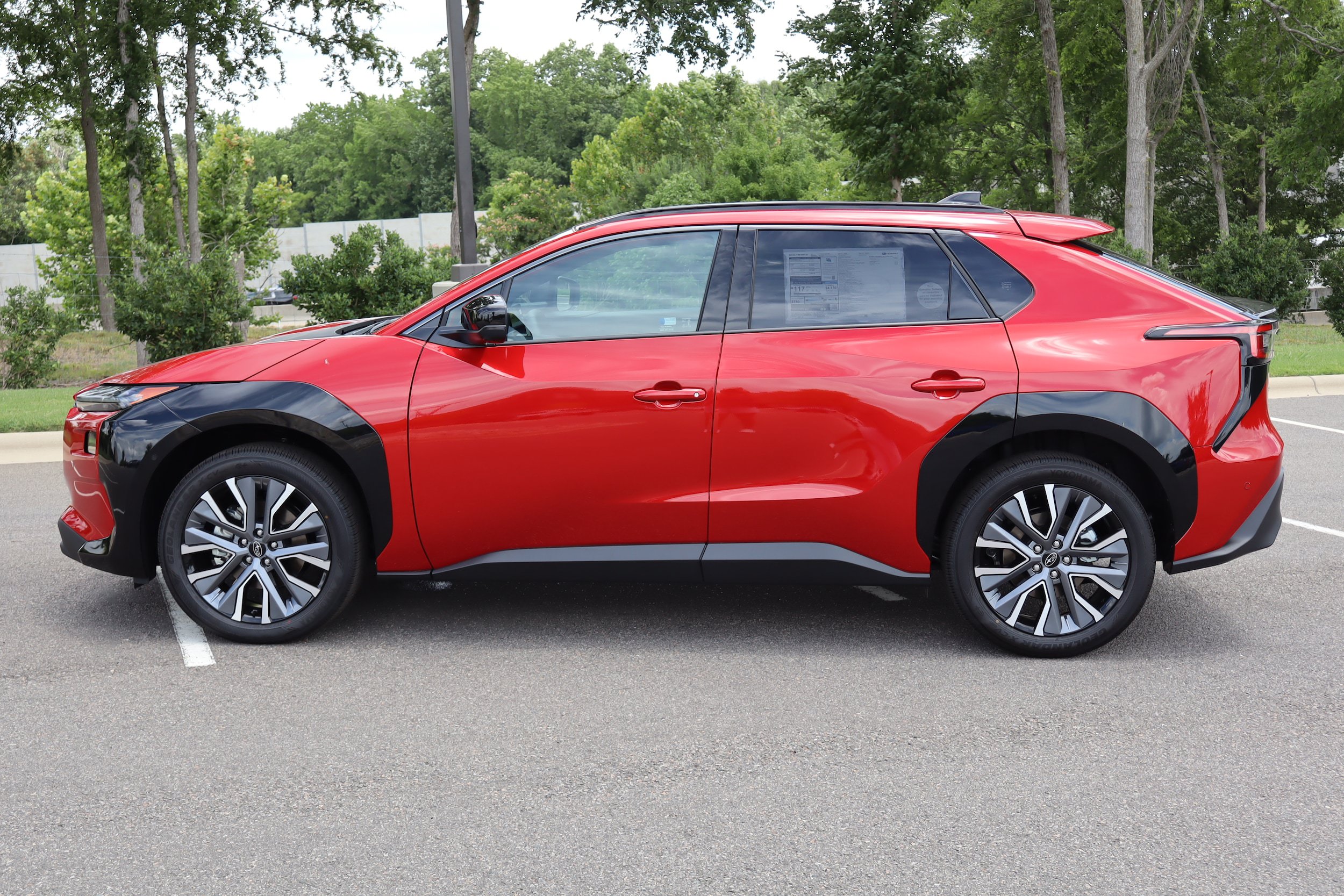 New 2026 Subaru Solterra AWD/4WD image 4