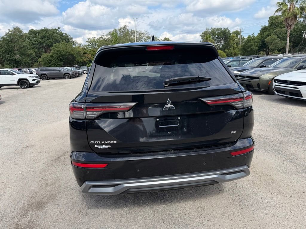 Used 2025 Mitsubishi Outlander SE AWD/4WD image 5