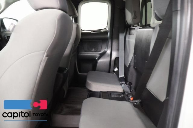 Certified 2022 Toyota Tacoma SR5 AWD/4WD image 30