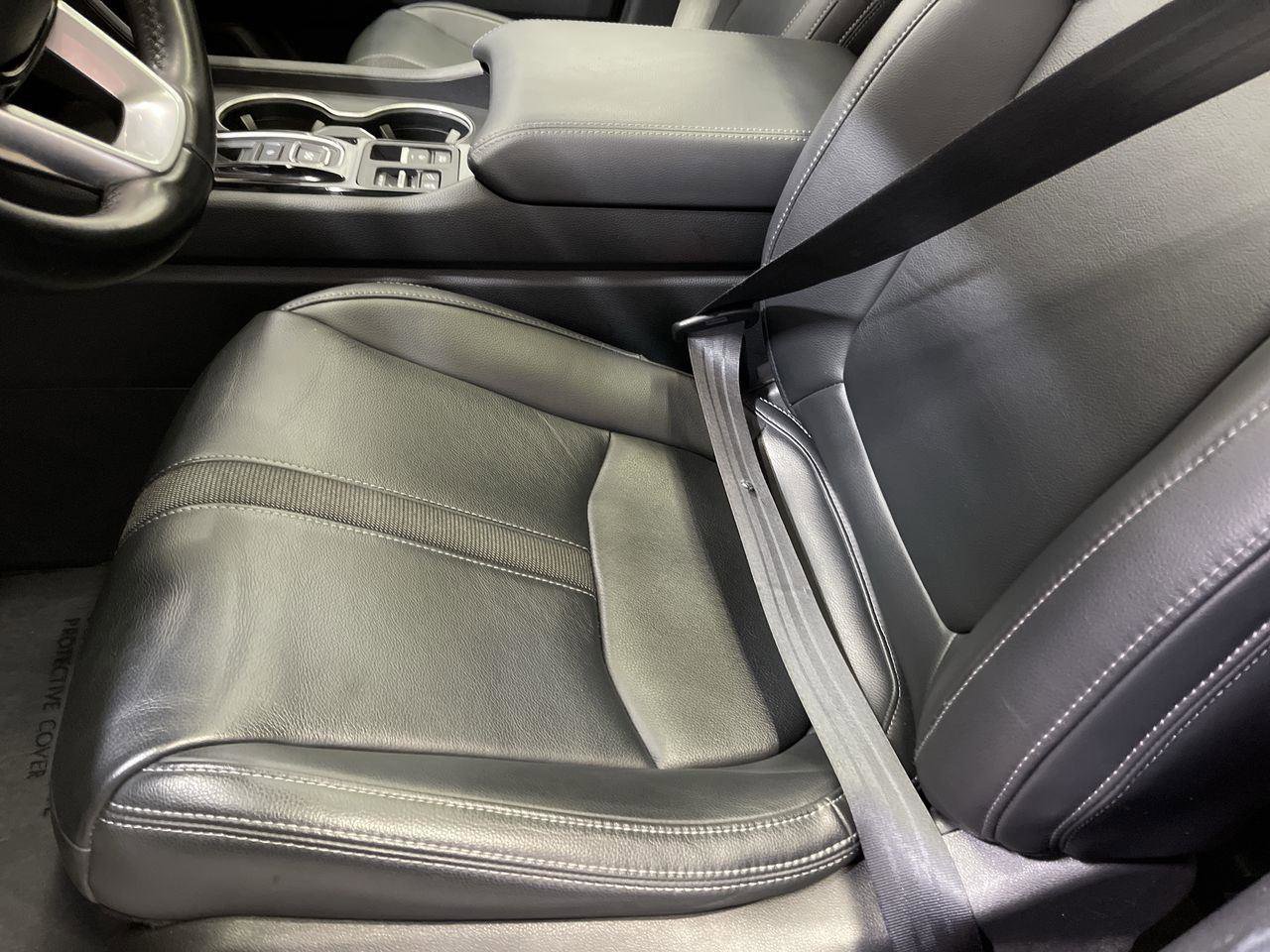 Used 2023 Honda Pilot Touring image 11