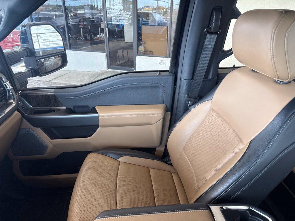 Used 2025 Ford F350 Lariat w/ Lariat Ultimate Package AWD/4WD image 22