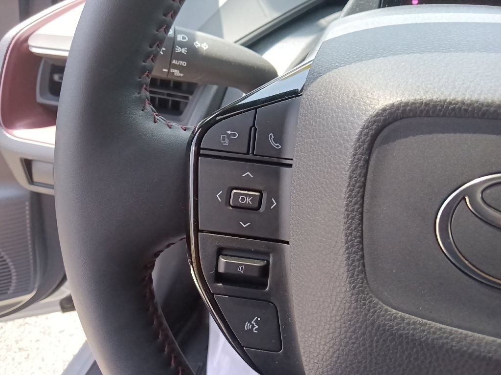 Used 2026 Toyota Prius Plug-In Hybrid w/ Limited Premium Package FWD image 18