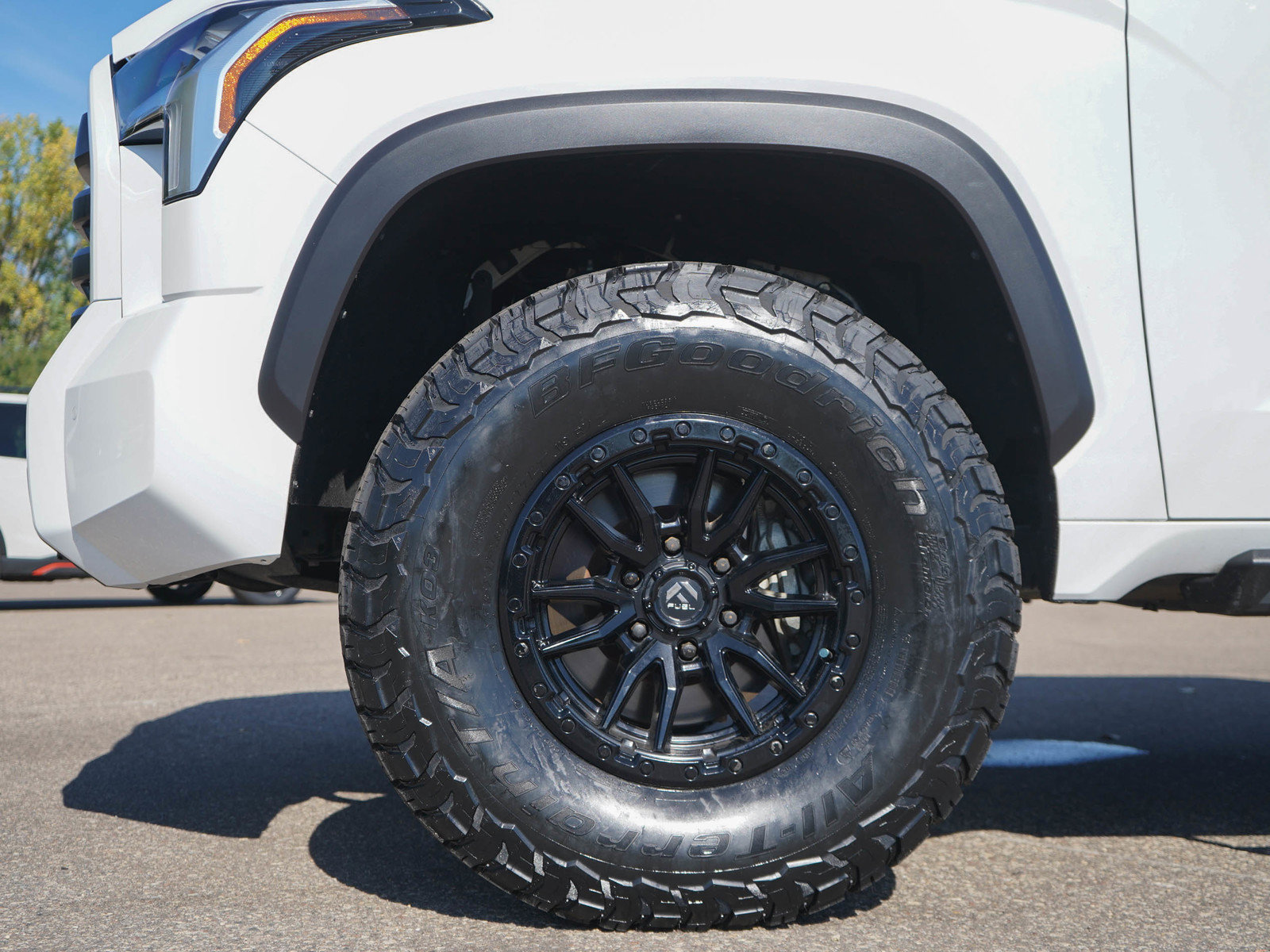 Used 2025 Toyota Tundra Limited AWD/4WD image 28