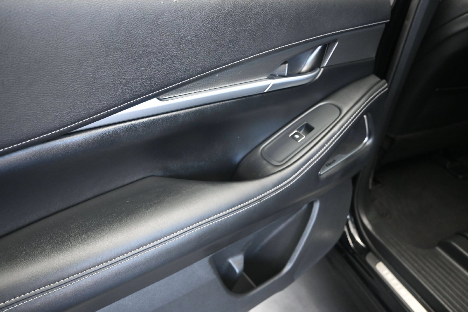 Used 2026 INFINITI QX60 Luxe w/ Cargo Package FWD image 15