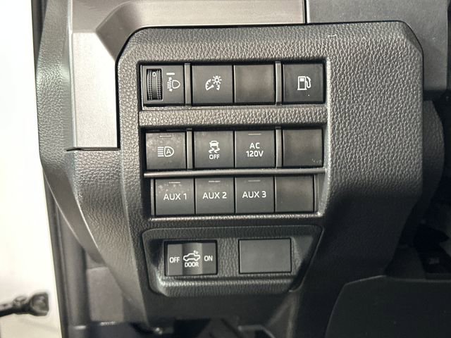 Used 2025 Toyota Tacoma TRD Sport w/ TRD Sport Upgrade Package image 19