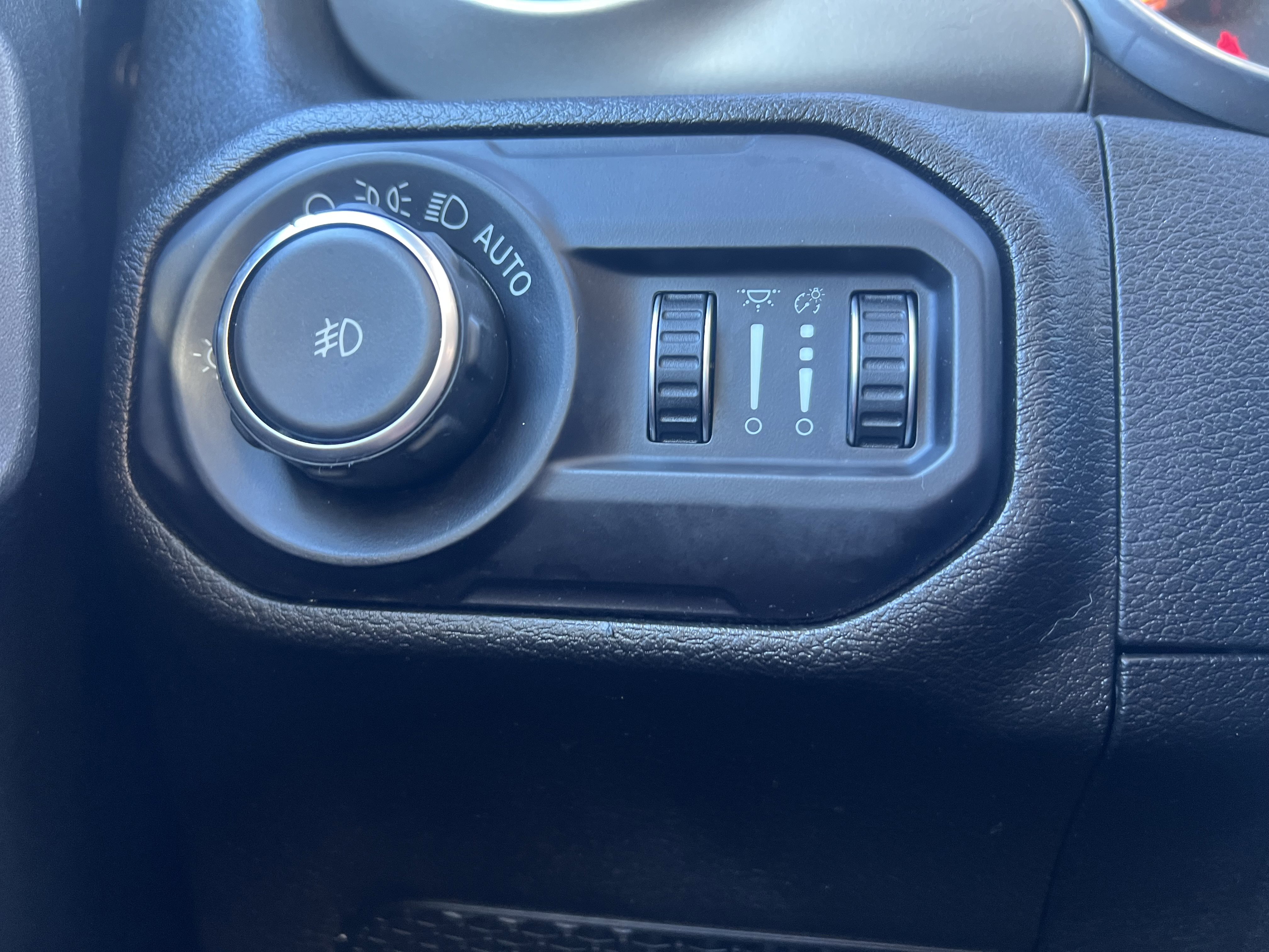 Used 2018 Jeep Wrangler Unlimited Sport S image 21