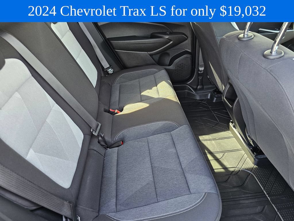 Used 2024 Chevrolet Trax LS FWD image 13