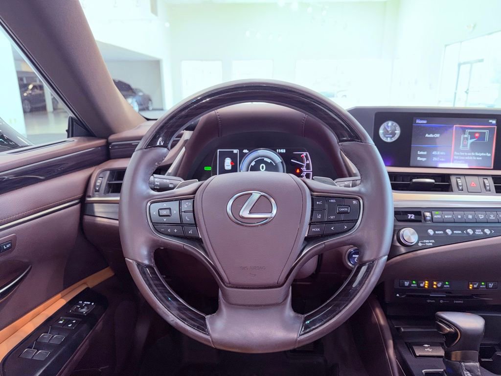 Certified 2021 Lexus ES 300h w/ Premium Package image 17