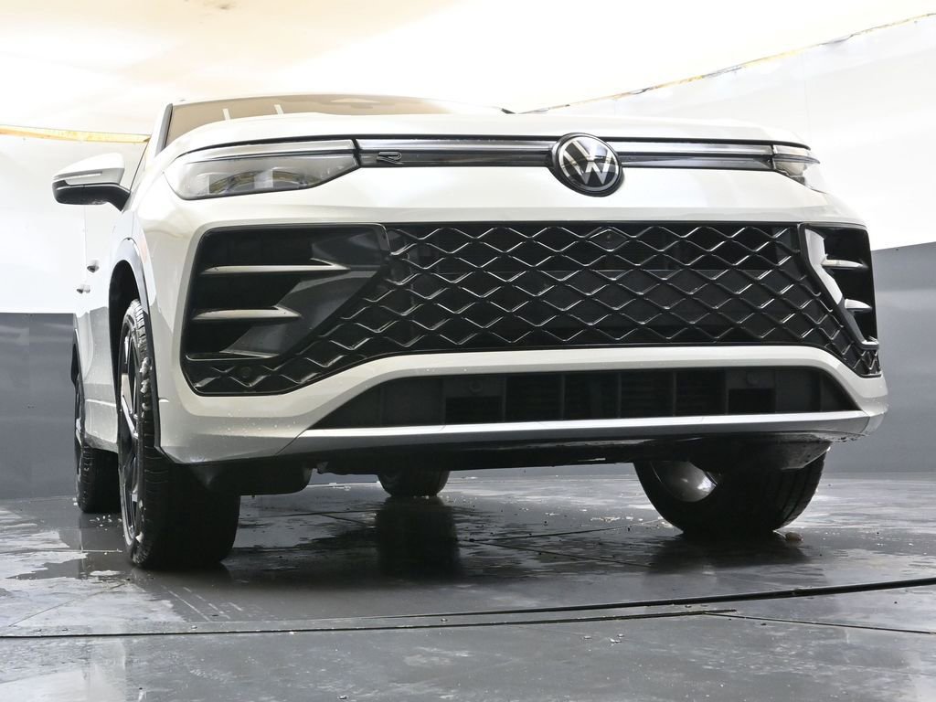 New 2026 Volkswagen Tiguan SEL R-Line image 44
