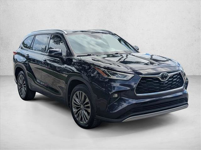 Used 2020 Toyota Highlander Platinum image 3