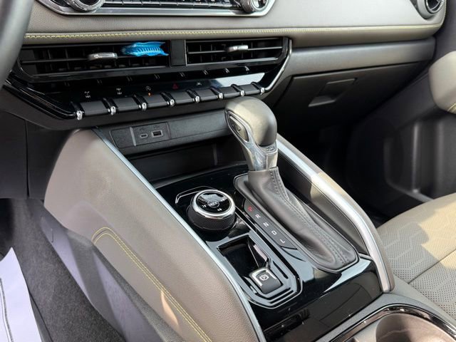 Used 2023 Chevrolet Colorado ZR2 w/ Desert Boss Special Edition AWD/4WD image 23