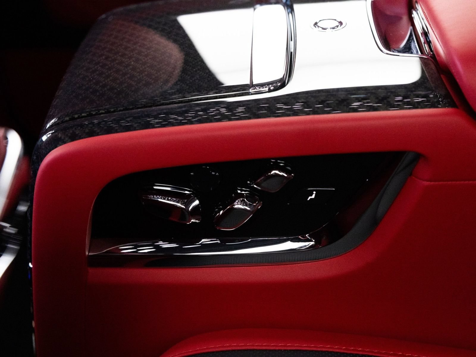 New 2027 Rolls-Royce Cullinan Black Badge AWD/4WD image 40