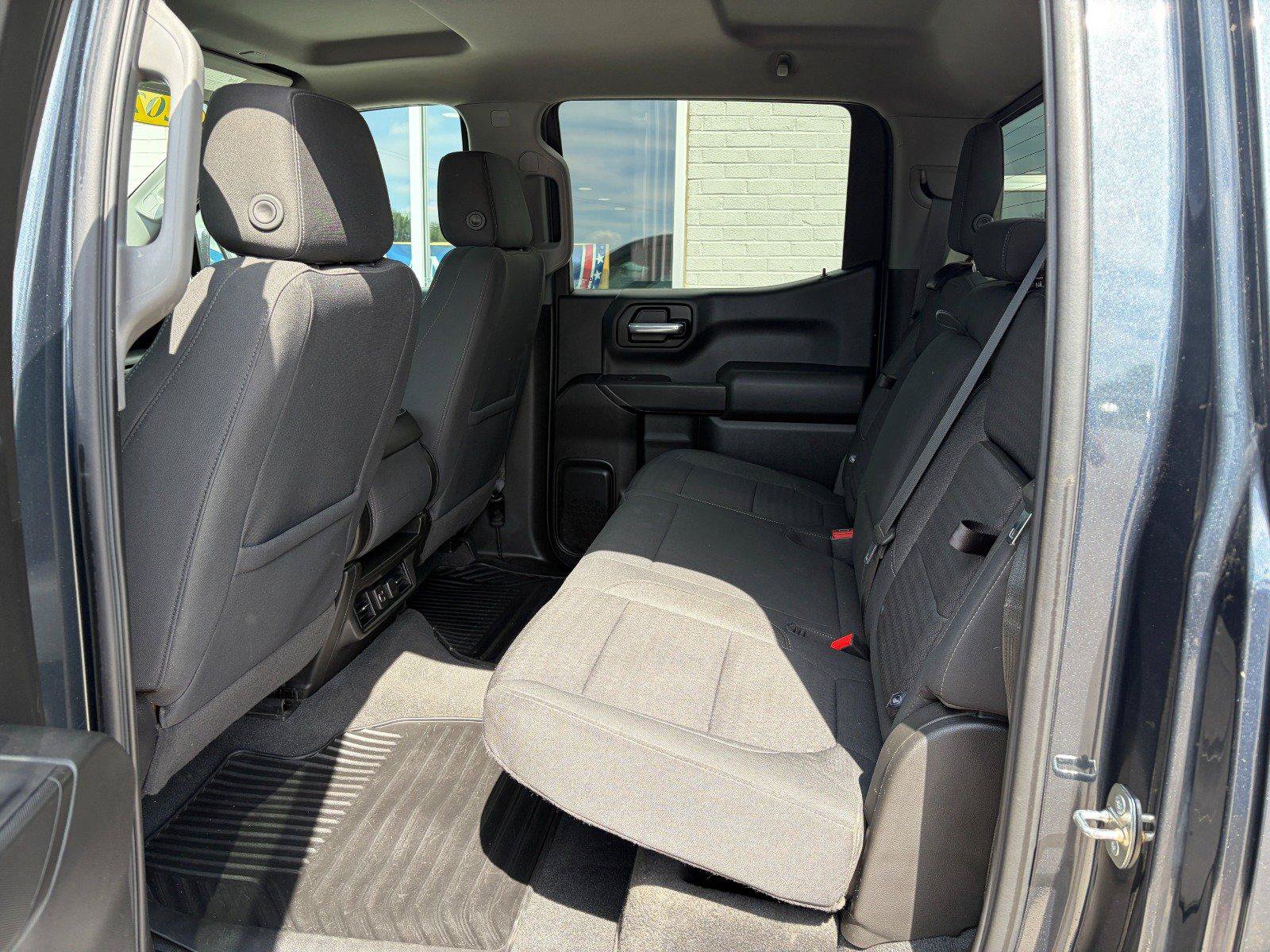 Used 2021 Chevrolet Silverado 1500 LT w/ Z71 Off-Road Package AWD/4WD image 18