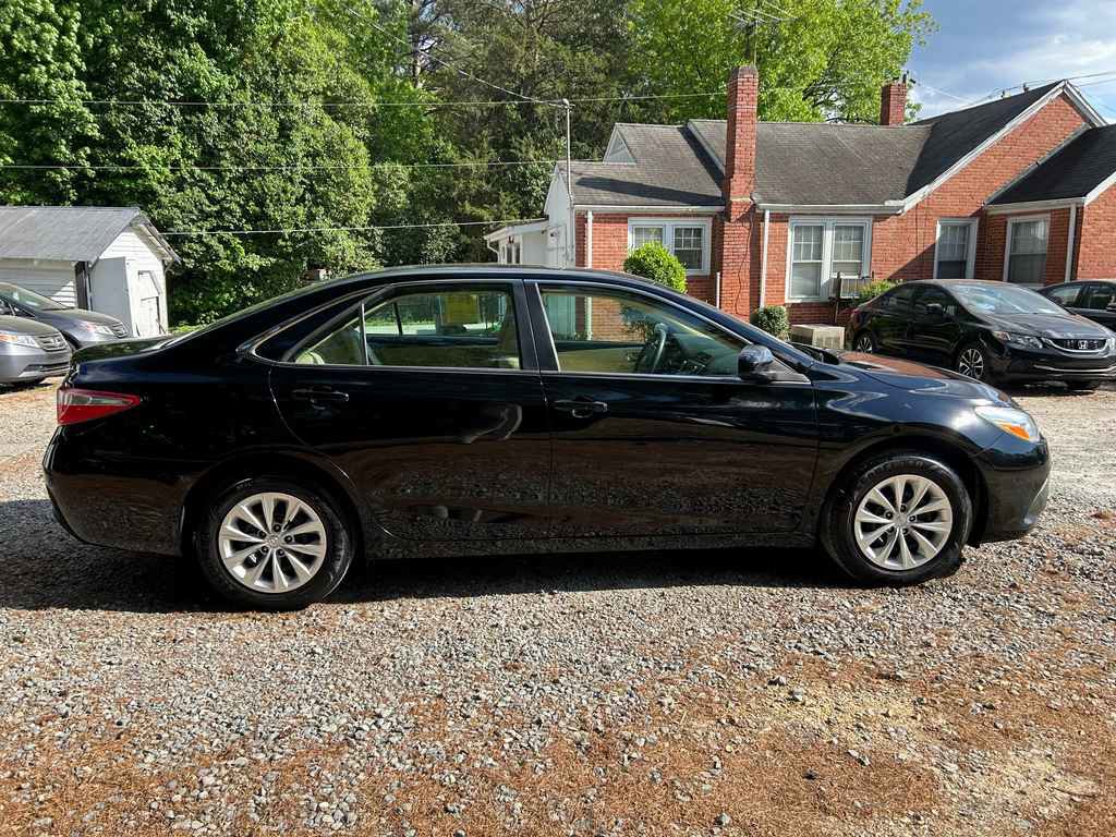 Used 2017 Toyota Camry LE FWD image 20