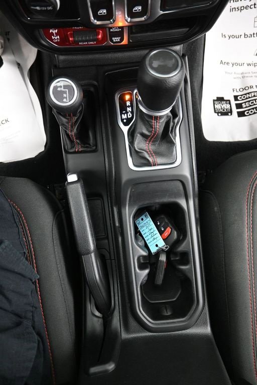 Used 2022 Jeep Wrangler Rubicon image 25