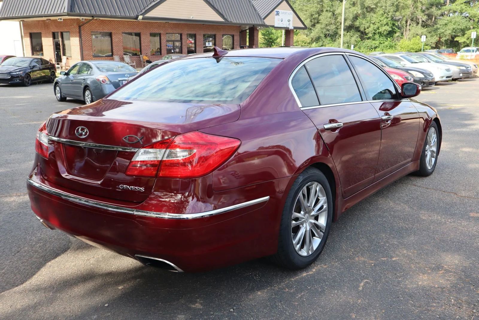 Used 2012 Hyundai Genesis 3.8 w/ Premium Pkg image 6