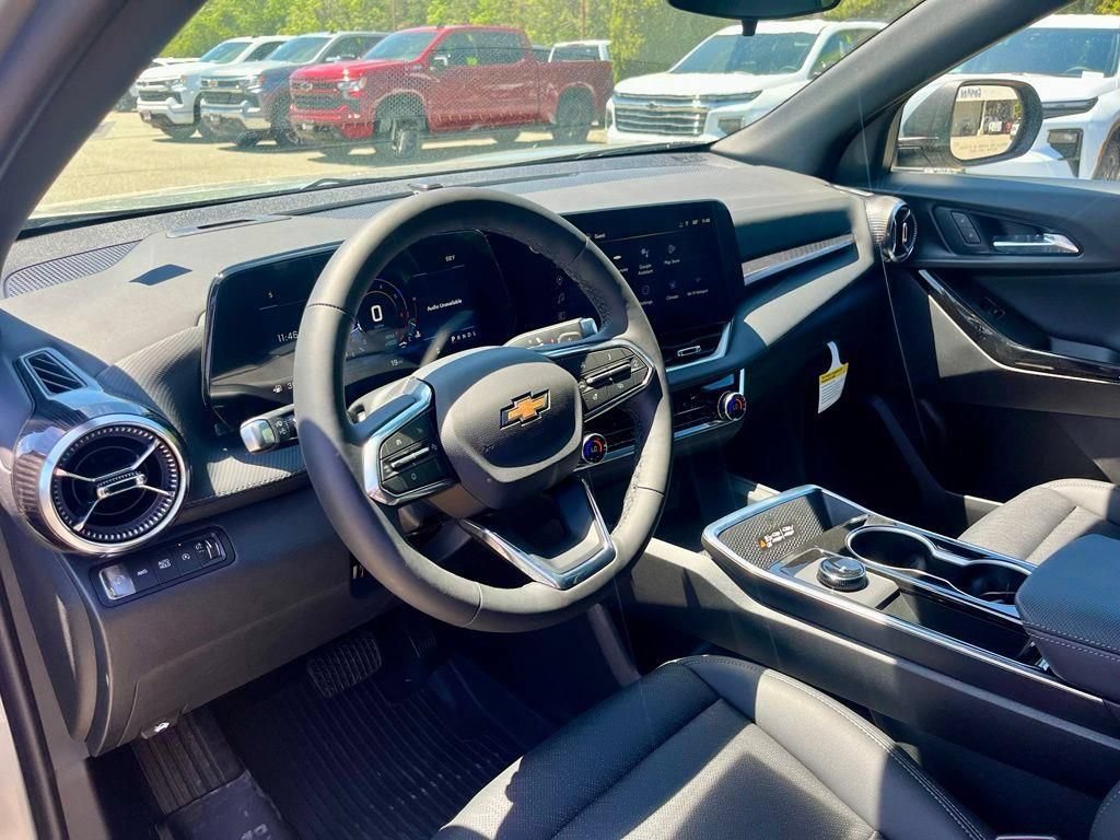 New 2026 Chevrolet Equinox LT w/ Convenience Package II AWD/4WD image 12