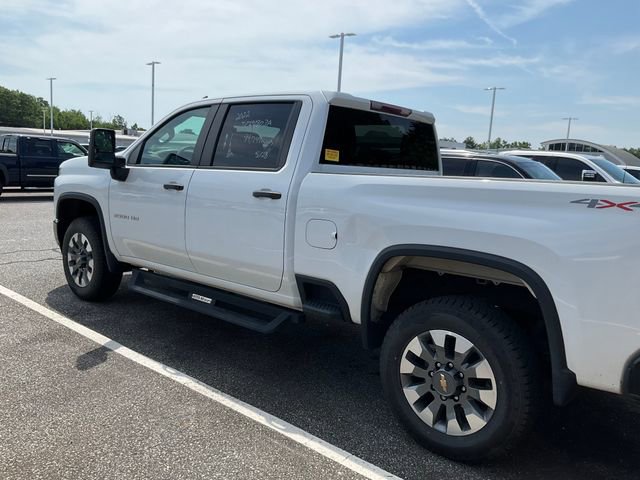 Used 2022 Chevrolet Silverado 2500 Custom w/ Custom Value Package AWD/4WD image 4