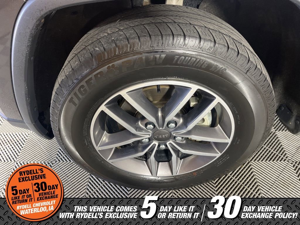 Used 2019 Jeep Grand Cherokee Limited w/ Trailer Tow Group IV AWD/4WD image 13