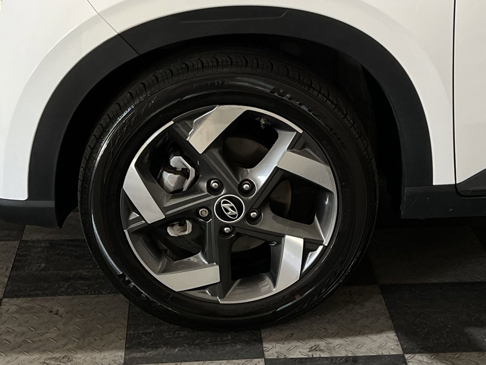 Used 2022 Hyundai Venue SEL FWD image 25