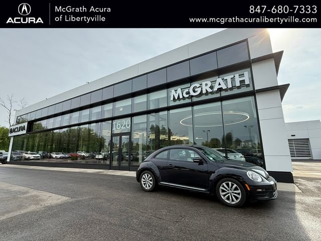Used 2017 Volkswagen Beetle 1.8T Classic FWD image 1
