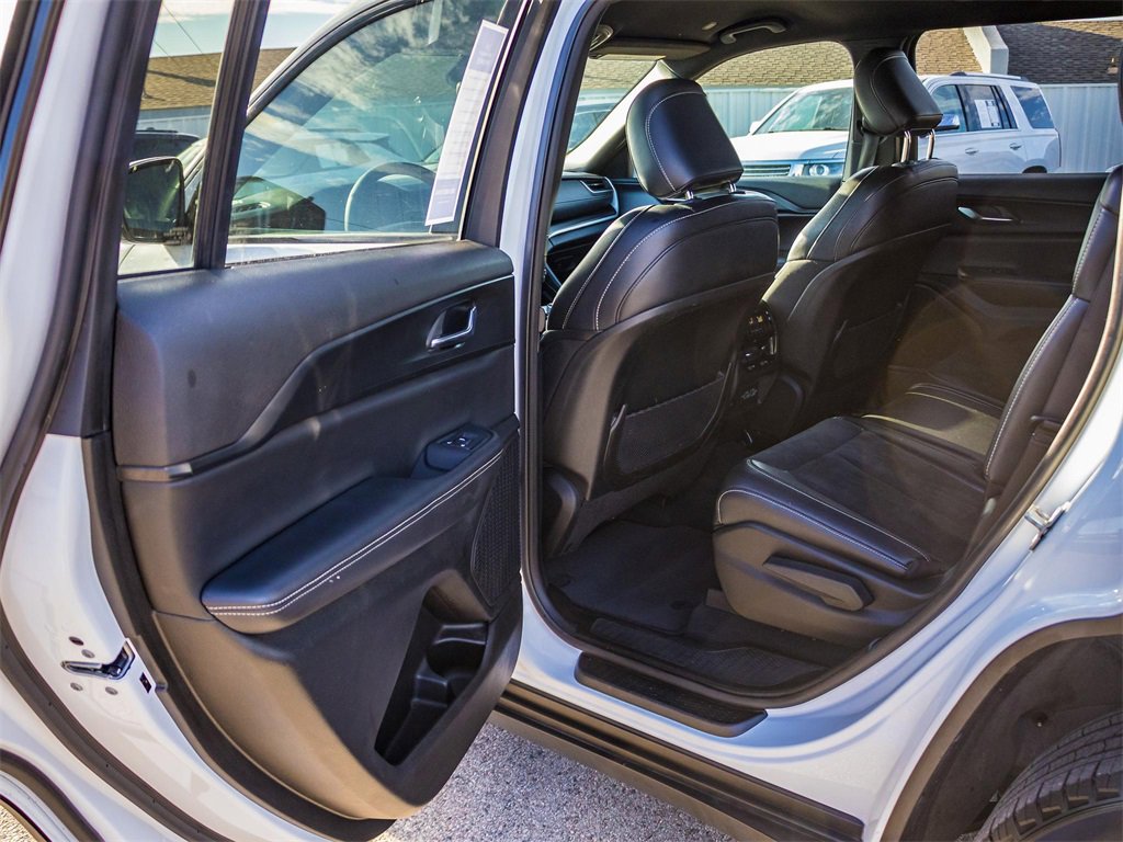 Used 2024 Jeep Grand Cherokee L Laredo image 21