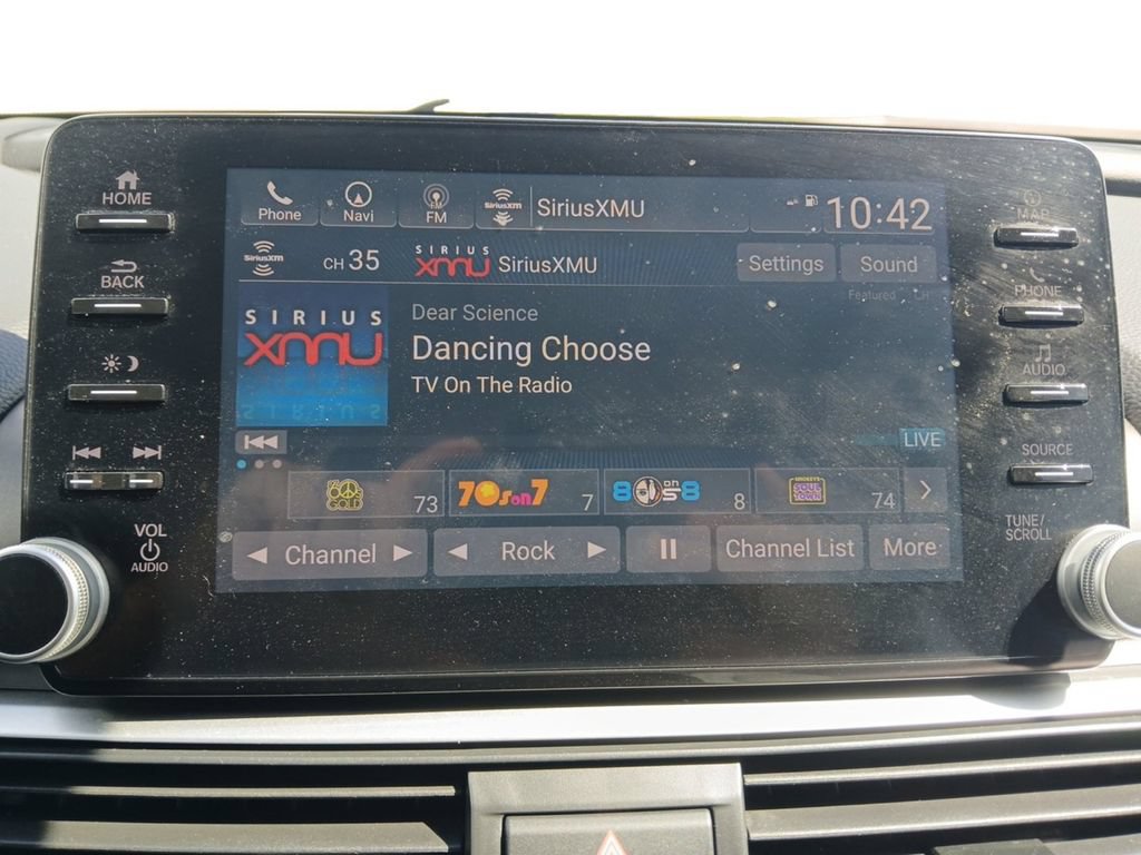 Used 2018 Honda Accord Touring image 6