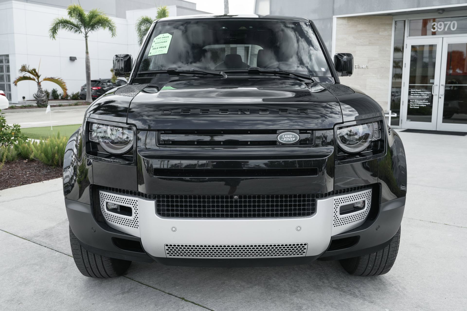 Used 2025 Land Rover Defender 110 S image 4