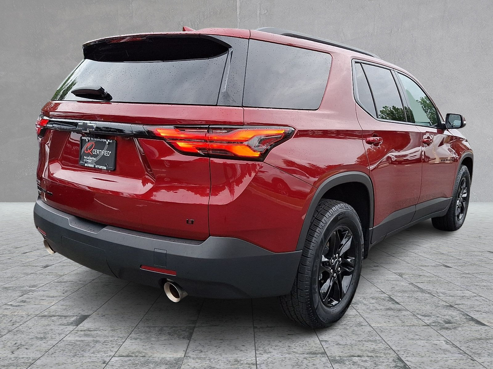Used 2024 Chevrolet Traverse LT w/ Midnight/Sport Edition AWD/4WD image 5