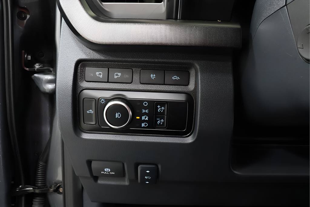 Used 2024 Ford F250 Platinum AWD/4WD image 20
