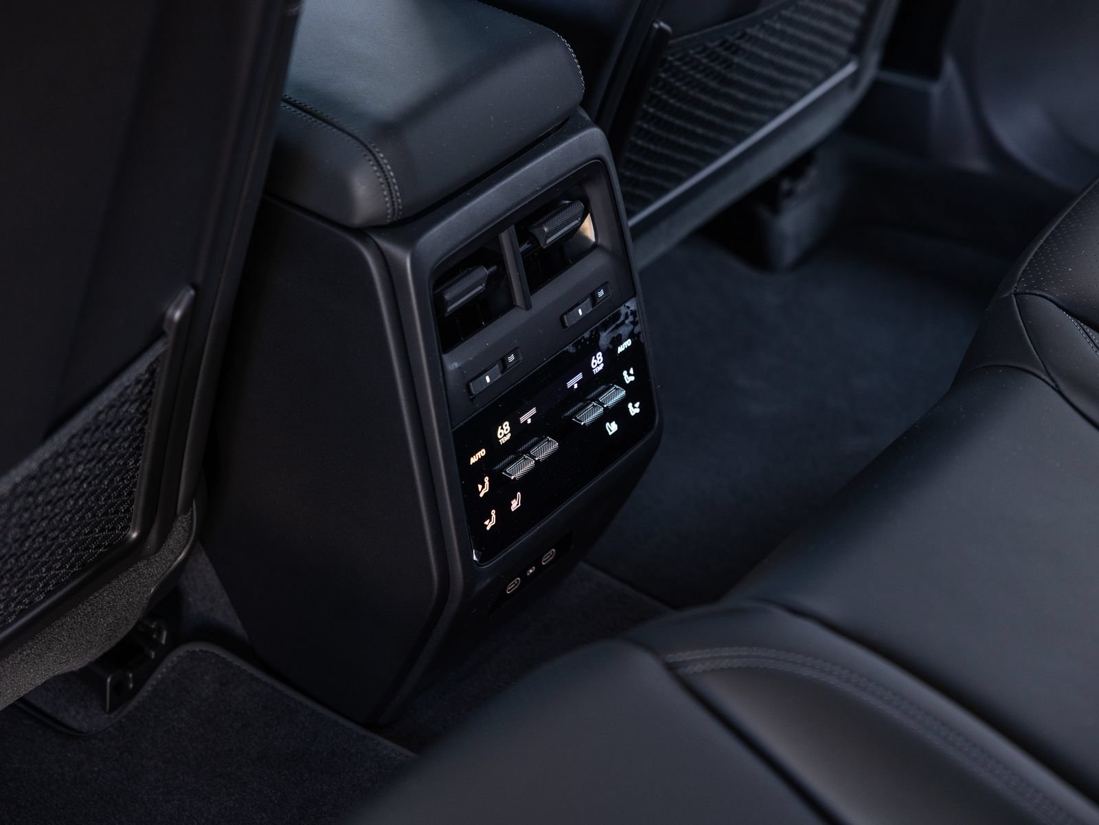 New 2026 Porsche Macan 4 Electric AWD/4WD image 34