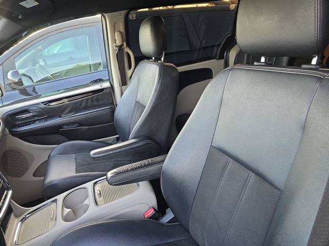 Used 2020 Dodge Grand Caravan SXT FWD image 19