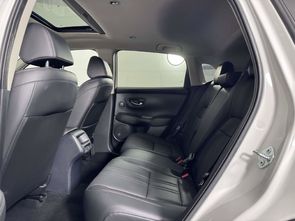 Used 2024 Honda HR-V EX-L image 32