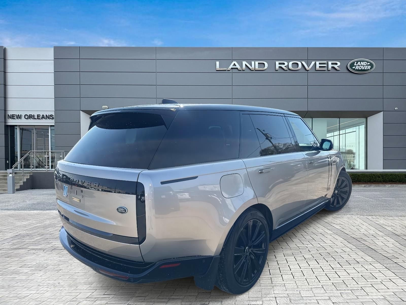Used 2023 Land Rover Range Rover Long Wheelbase Autobiography AWD/4WD image 6