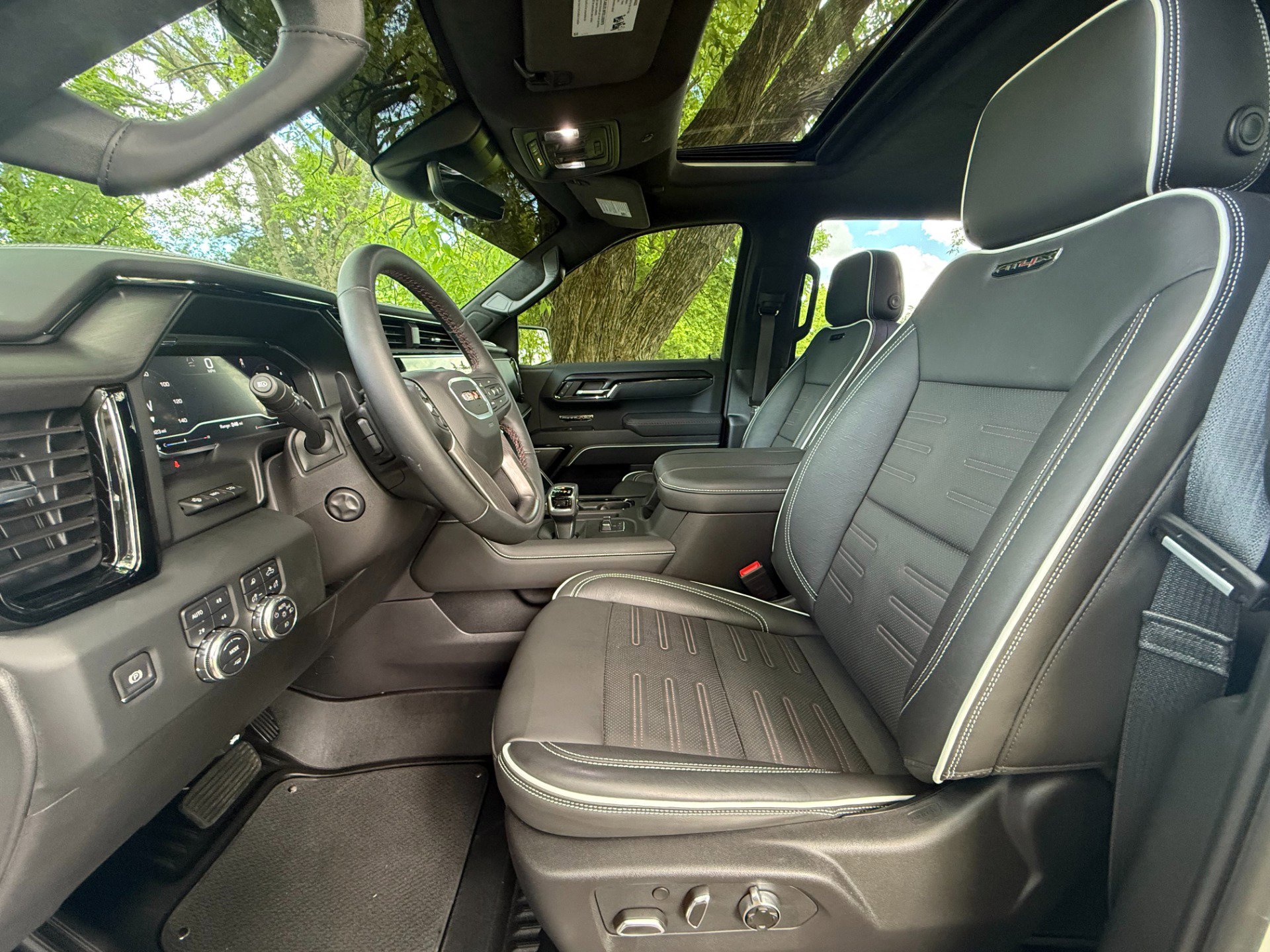 Used 2024 GMC Sierra 1500 AT4X image 34