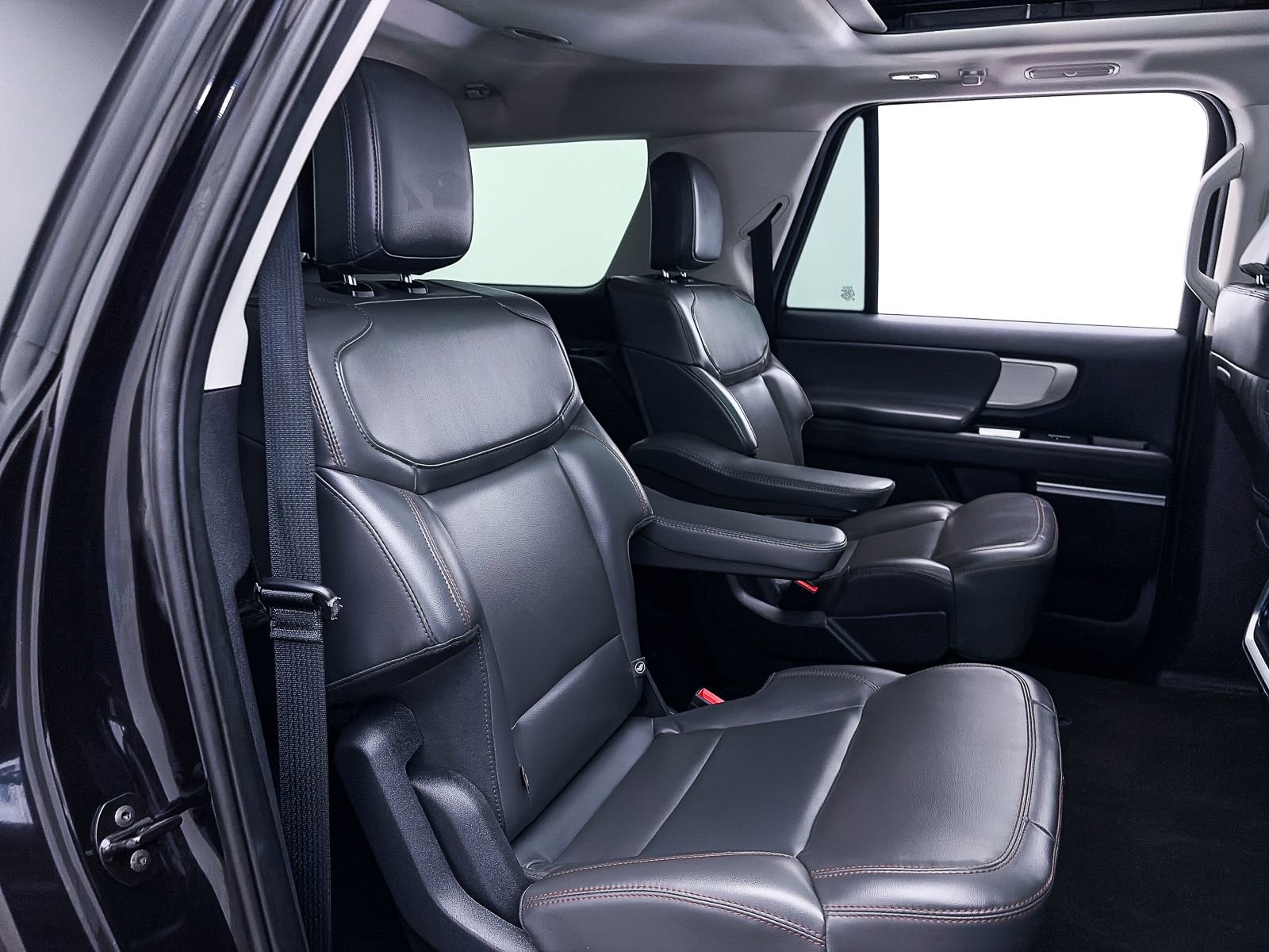 Used 2025 Ford Expedition Max Active AWD/4WD image 38