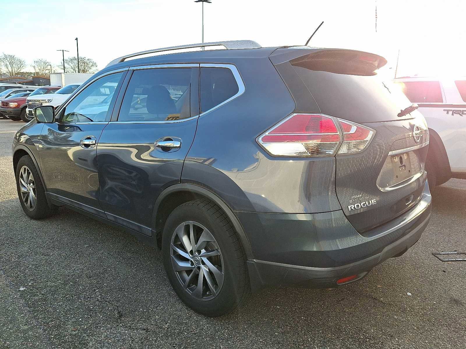 Used 2014 Nissan Rogue SL w/ SL Premium Package image 4